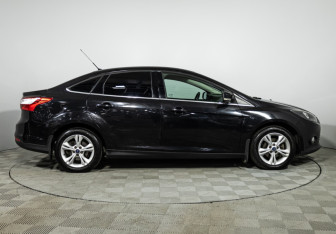 Подержанный автомобиль Ford Focus Sedan 2011 года (4 фото)