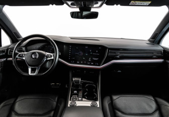 Подержанный автомобиль Volkswagen Touareg 2019 года (13 фото)