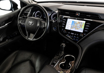 Подержанный автомобиль Toyota Camry Sedan 2020 года (18 фото)