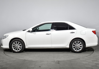 Подержанный автомобиль Toyota Camry Sedan 2014 года (8 фото)