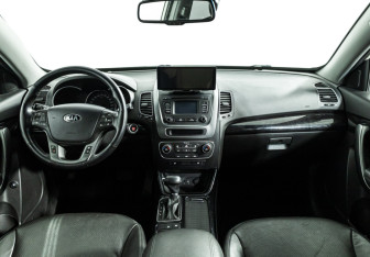 Подержанный автомобиль Kia Sorento 2019 года (13 фото)