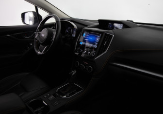 Подержанный автомобиль Subaru XV 2018 года (11 фото)