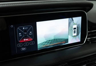 Подержанный автомобиль Hongqi HS5 2021 года (16 фото)