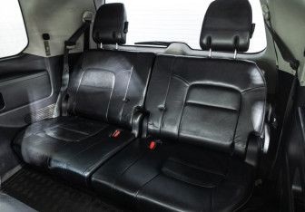 Подержанный автомобиль Toyota Land Cruiser Suv 2012 года (19 фото)