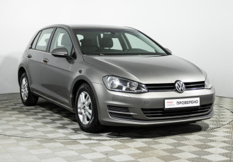 Подержанный автомобиль Volkswagen Golf Hatchback 2013 года (3 фото)