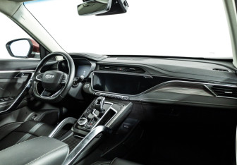 Подержанный автомобиль Geely Atlas Pro 2023 года (9 фото)