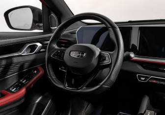 Подержанный автомобиль Geely Coolray 2023 года (16 фото)