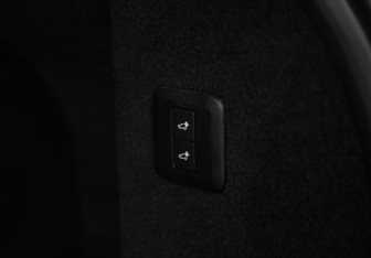 Подержанный автомобиль Land Rover Range Rover Sport 2019 года (35 фото)