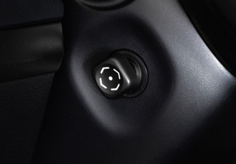 Подержанный автомобиль Toyota Land Cruiser Prado 2012 года (17 фото)