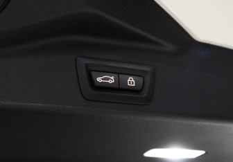 Подержанный автомобиль BMW X5 2019 года (16 фото)