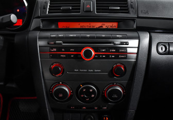 Подержанный автомобиль Mazda 3 Sedan 2007 года (16 фото)