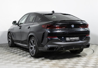 Подержанный автомобиль BMW X6 2020 года (7 фото)