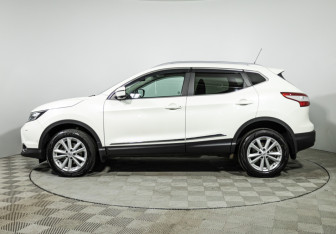 Подержанный автомобиль Nissan Qashqai 2015 года (8 фото)
