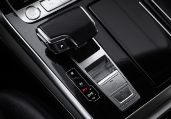Подержанный автомобиль Audi Q7 2019 года (26 фото)