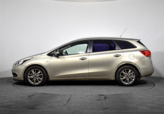 Подержанный автомобиль Kia Ceed Wagon 2013 года (8 фото)