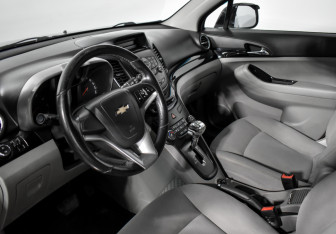 Подержанный автомобиль Chevrolet Orlando 2013 года (9 фото)