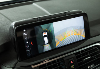 Подержанный автомобиль BMW X3 2018 года (19 фото)