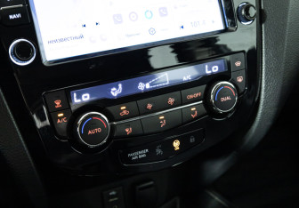 Подержанный автомобиль Nissan Qashqai 2014 года (16 фото)