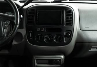 Подержанный автомобиль Ford Escape 2000 года (14 фото)