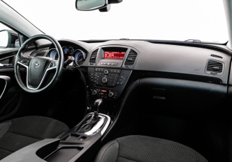 Подержанный автомобиль Opel Insignia Liftback 2012 года (9 фото)