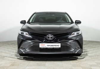 Подержанный автомобиль Toyota Camry Sedan 2021 года (2 фото)