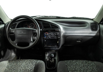 Подержанный автомобиль Chevrolet Lanos 2008 года (13 фото)
