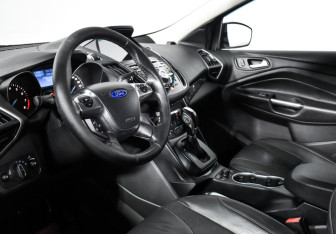 Подержанный автомобиль Ford Kuga 2014 года (9 фото)