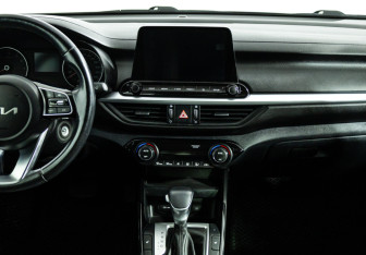 Подержанный автомобиль Kia Cerato Sedan 2022 года (14 фото)