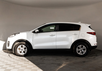 Подержанный автомобиль Kia Sportage 2018 года (8 фото)