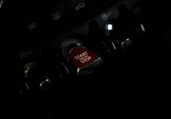 Подержанный автомобиль MINI Hatch 2018 года (14 фото)