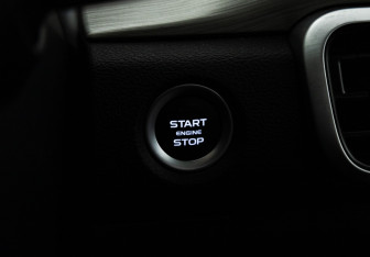 Подержанный автомобиль Geely Coolray 2023 года (19 фото)