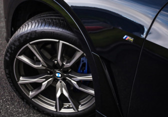 Подержанный автомобиль BMW X7 2019 года (10 фото)