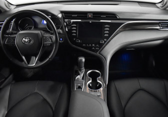 Подержанный автомобиль Toyota Camry Sedan 2020 года (15 фото)