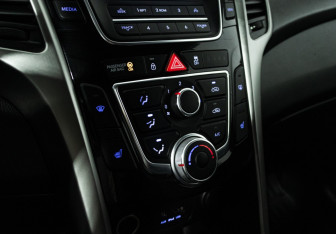 Подержанный автомобиль Hyundai i30 Hatchback 2013 года (16 фото)