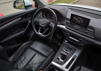 Подержанный автомобиль Audi Q5 2017 года (10 фото)