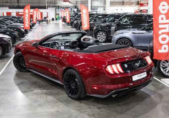 Подержанный автомобиль Ford Mustang Convertible 2019 года (19 фото)