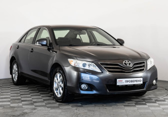 Подержанный автомобиль Toyota Camry Sedan 2011 года (3 фото)