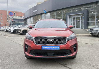 Подержанный автомобиль Kia Sorento 2019 года (2 фото)