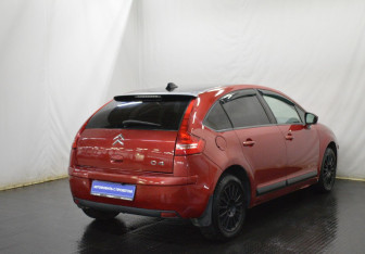 Подержанный автомобиль Citroen C4 Hatchback 2009 года (5 фото)