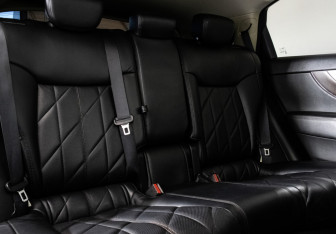 Подержанный автомобиль Infiniti QX70 2013 года (19 фото)