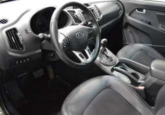 Подержанный автомобиль Kia Sportage 2012 года (10 фото)