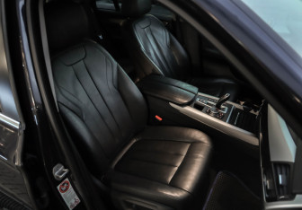 Подержанный автомобиль BMW X5 2015 года (28 фото)