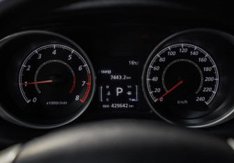 Подержанный автомобиль Mitsubishi ASX 2011 года (12 фото)