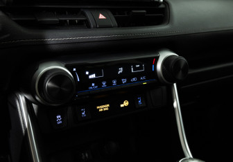 Подержанный автомобиль Toyota RAV4 2019 года (17 фото)