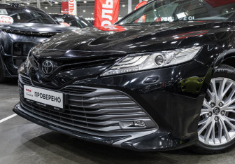 Подержанный автомобиль Toyota Camry Sedan 2018 года (2 фото)