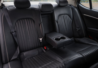 Подержанный автомобиль Genesis G70 2019 года (25 фото)