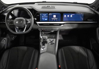 Подержанный автомобиль Geely Monjaro 2024 года (15 фото)