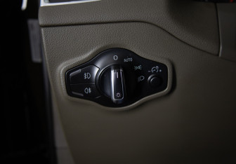 Подержанный автомобиль Audi Q5 2012 года (17 фото)