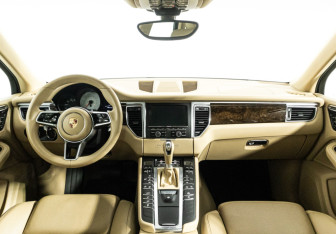 Подержанный автомобиль Porsche Macan 2014 года (13 фото)