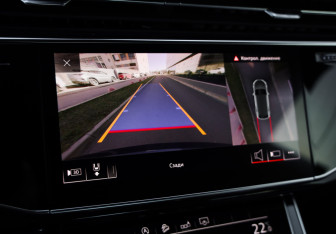 Подержанный автомобиль Audi Q8 2019 года (17 фото)